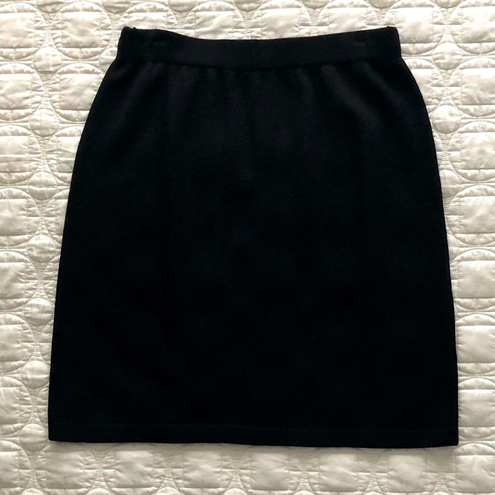 St John Basics - Black Knit Skirt